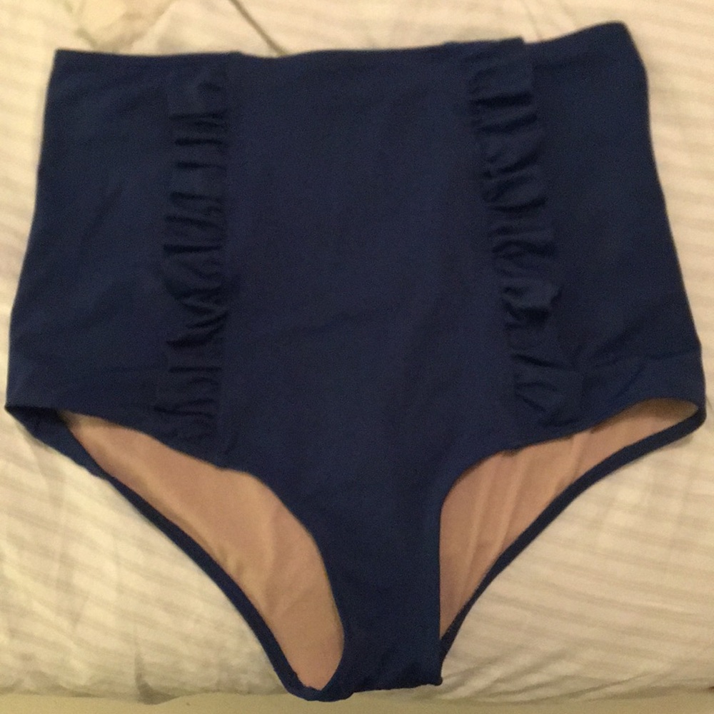 Kortni Jeane Down in Front Ruffle Bottoms